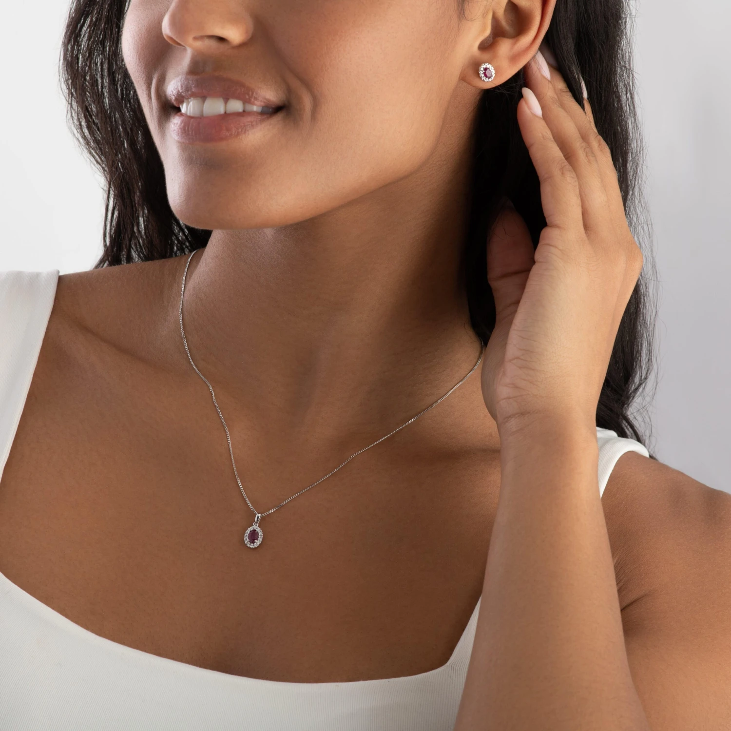 18ct White Gold Diamond Ruby Halo Pendant - Image 2