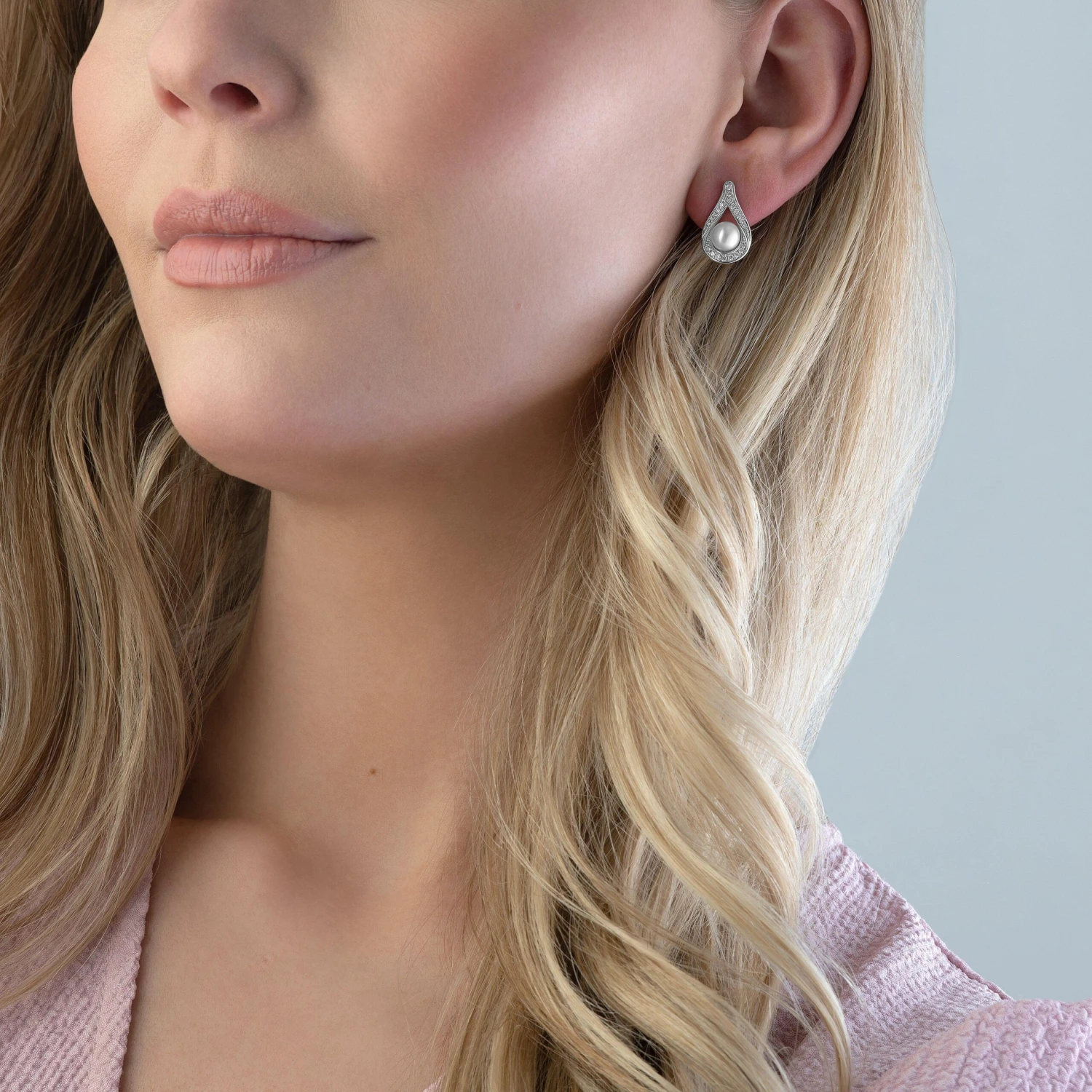 9ct White Gold Diamond Freshwater Cultured Pearl Stud Earrings - Image 2