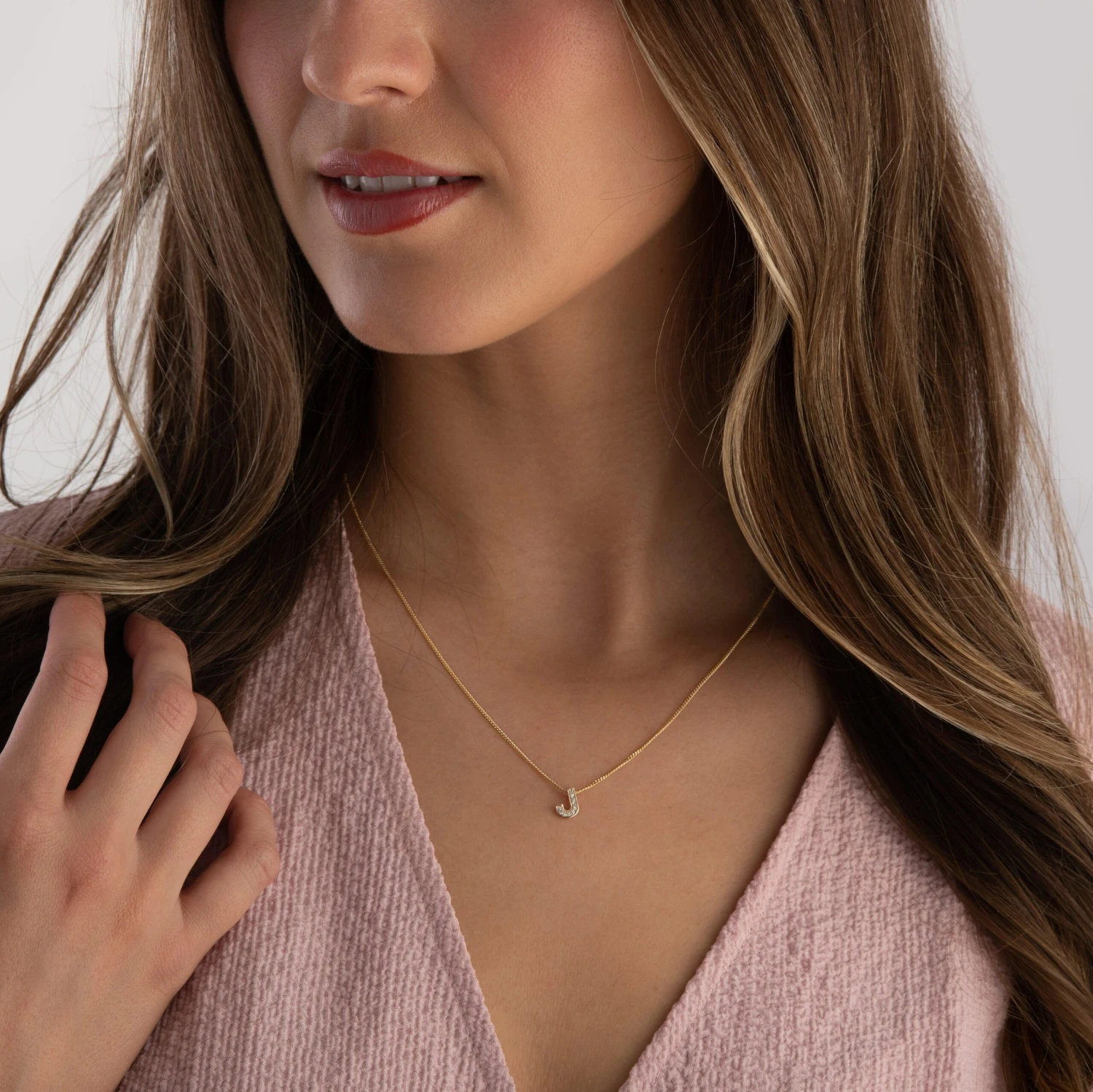 9ct Yellow Gold Diamond Initial J Pendant - Image 3